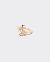 Perspective Ring on light color background.