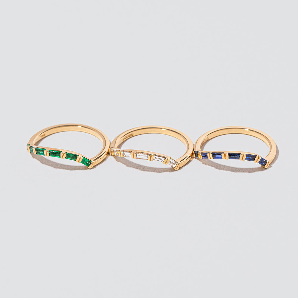 product_details::Right Slump Band - Baguette on light color background.