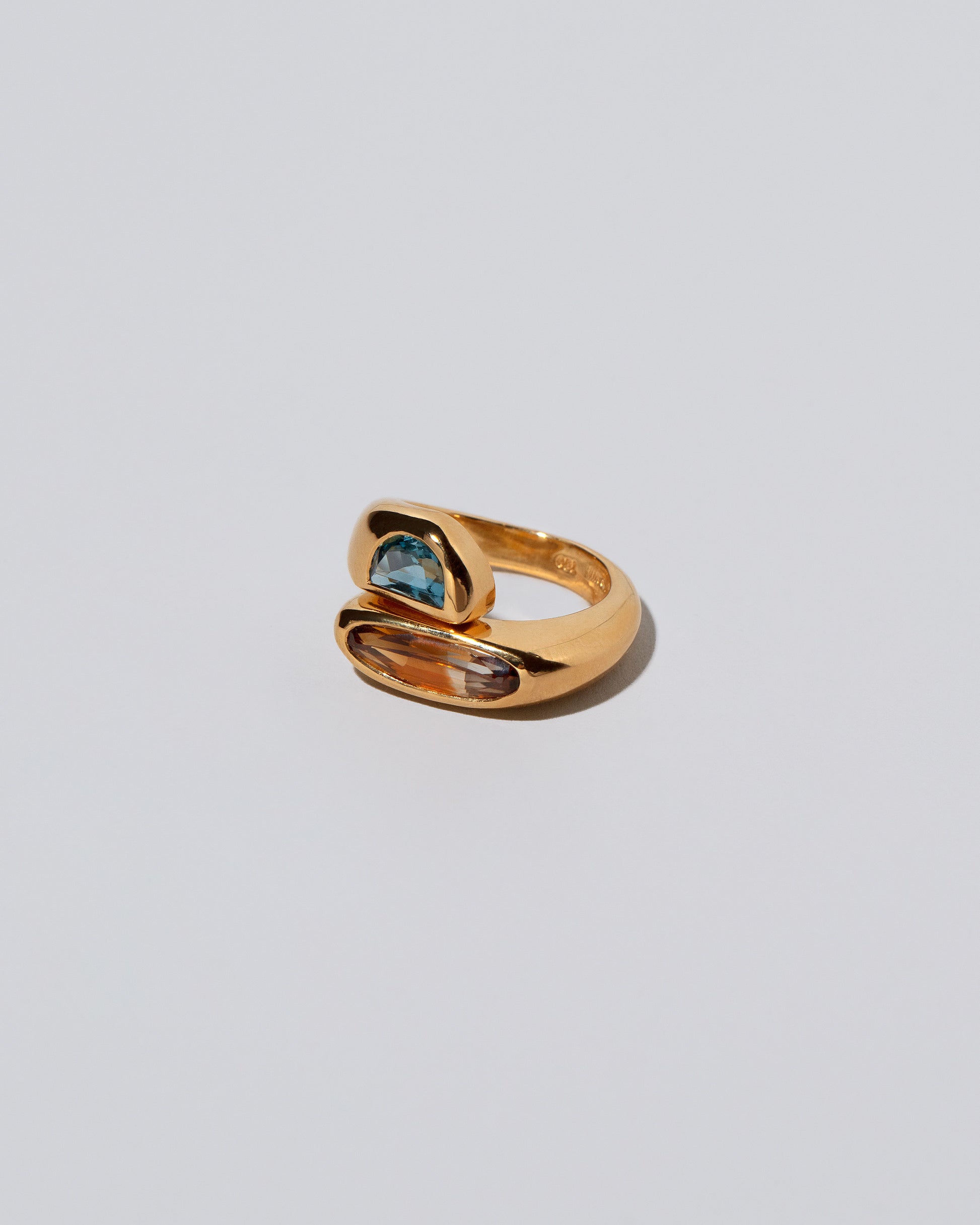 Two Dancers Ring on light color background.