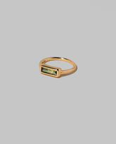 View from the side of the Geyser Bicolor Sapphire Ring 005 on light color background.