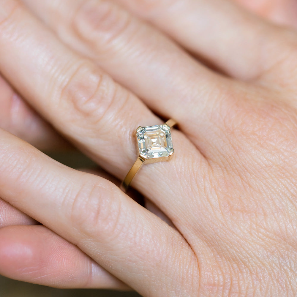 product_details::Spectral Ring on model.