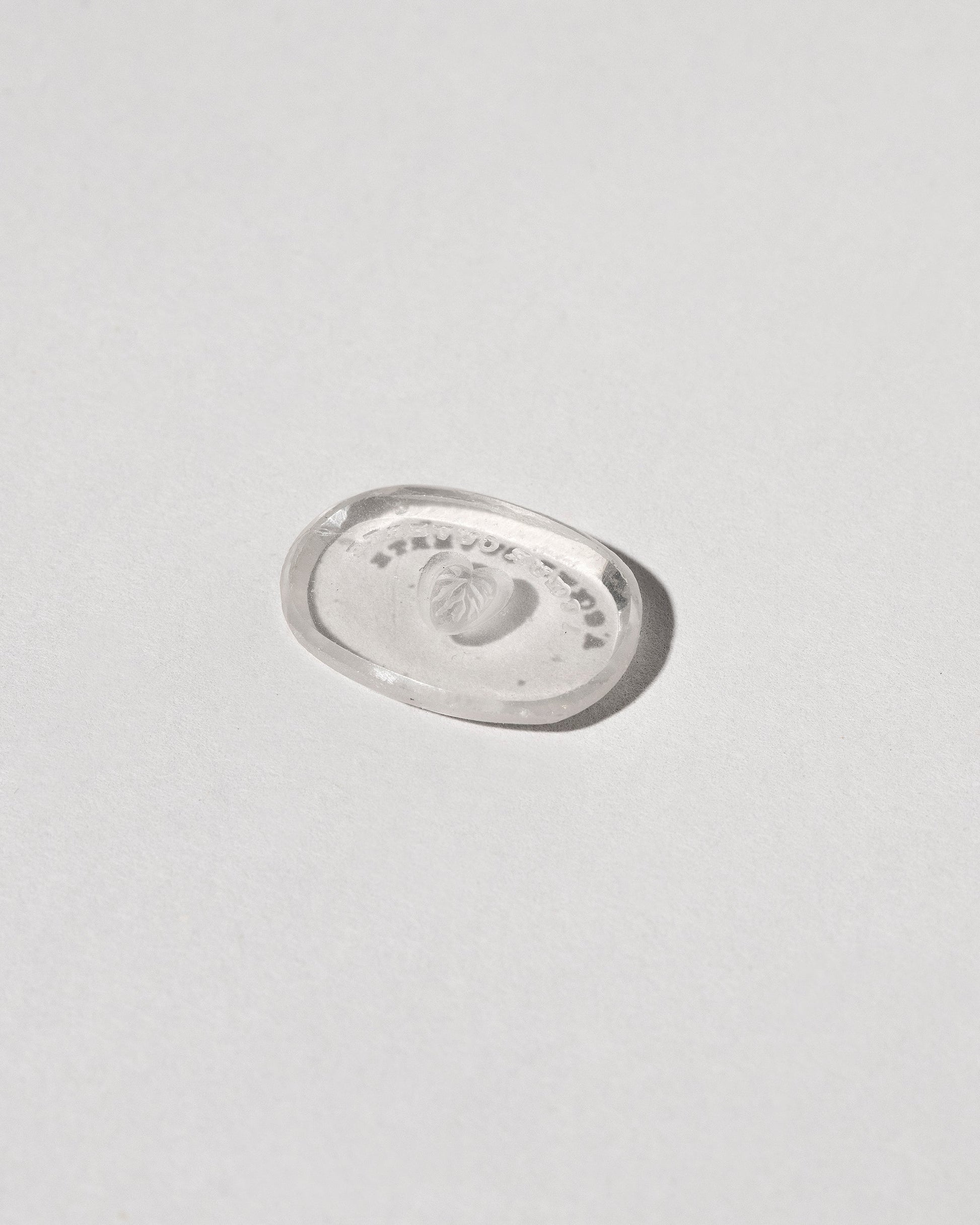  Open Heart Intaglio Seal on light color background.