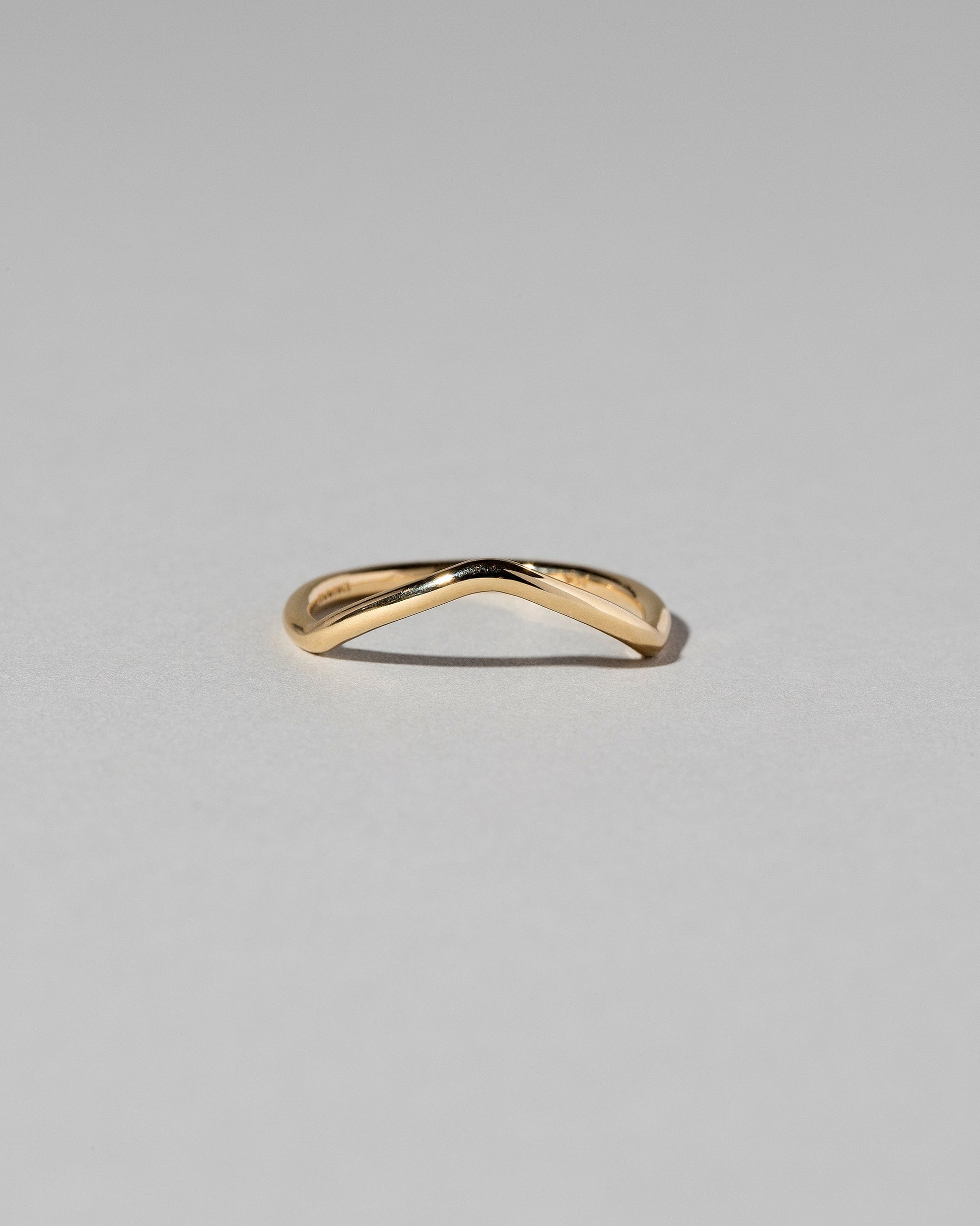  Peak Band - Round on light color background.