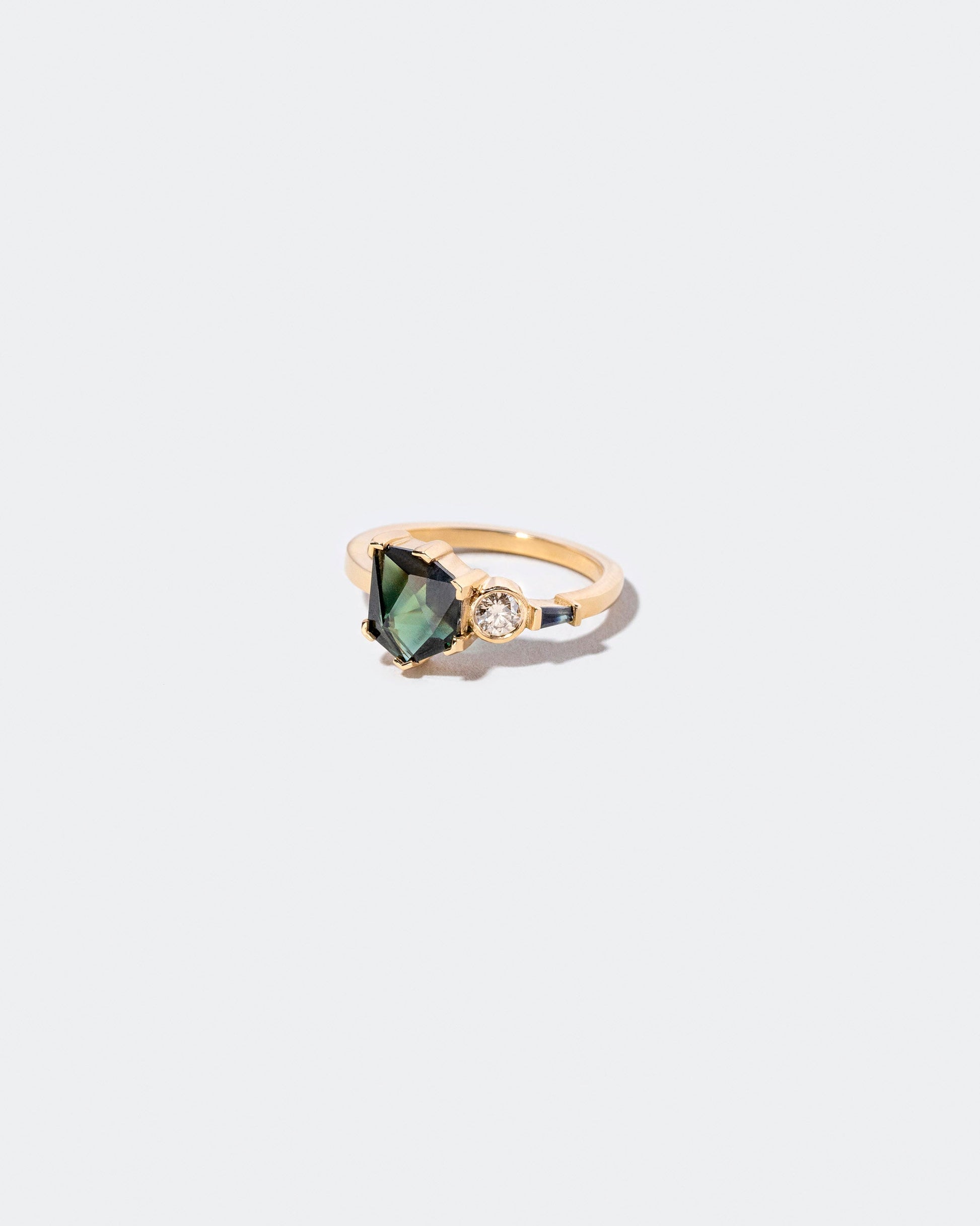  Contrast Ring on light color background.