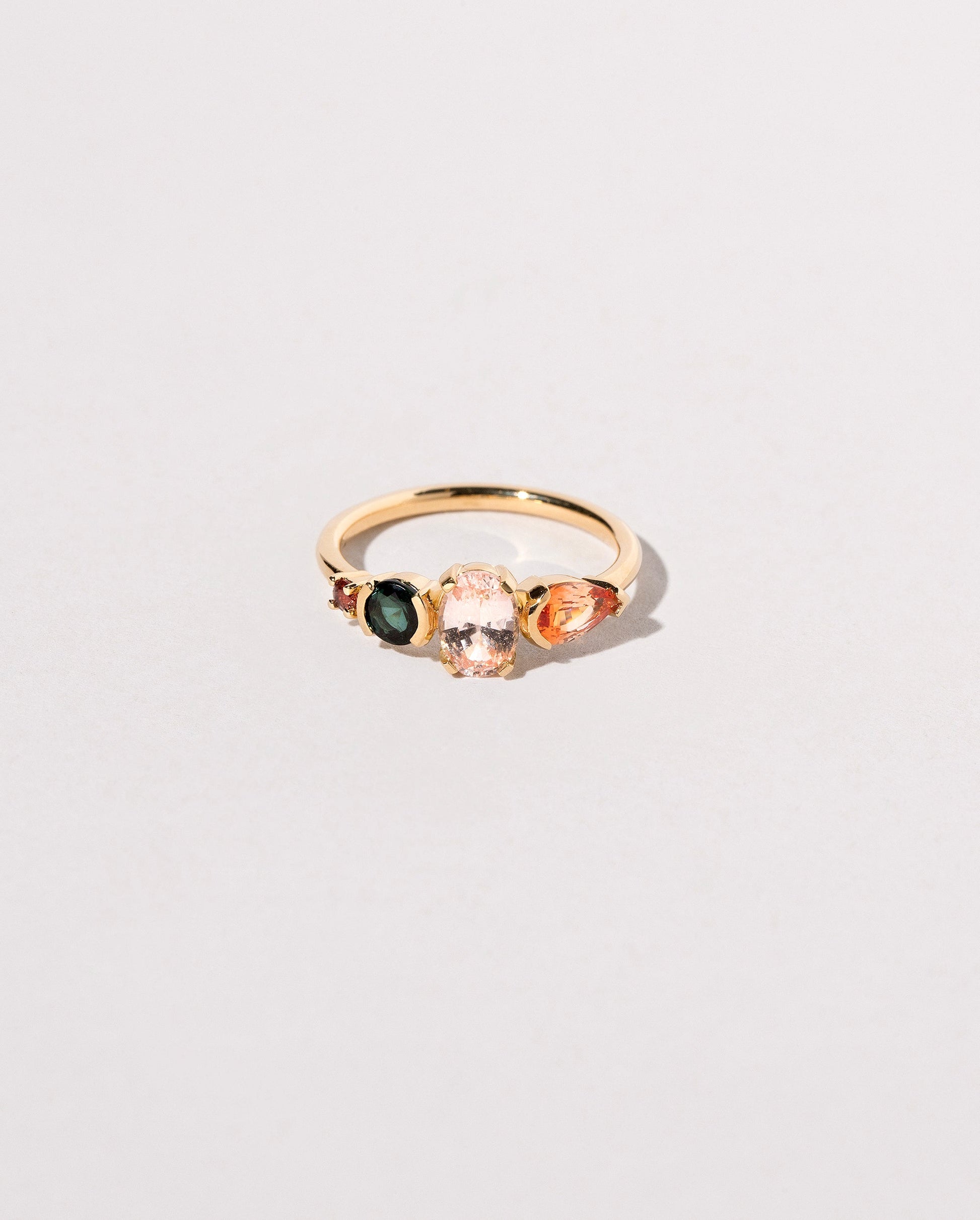  Anemone Ring on light color background.