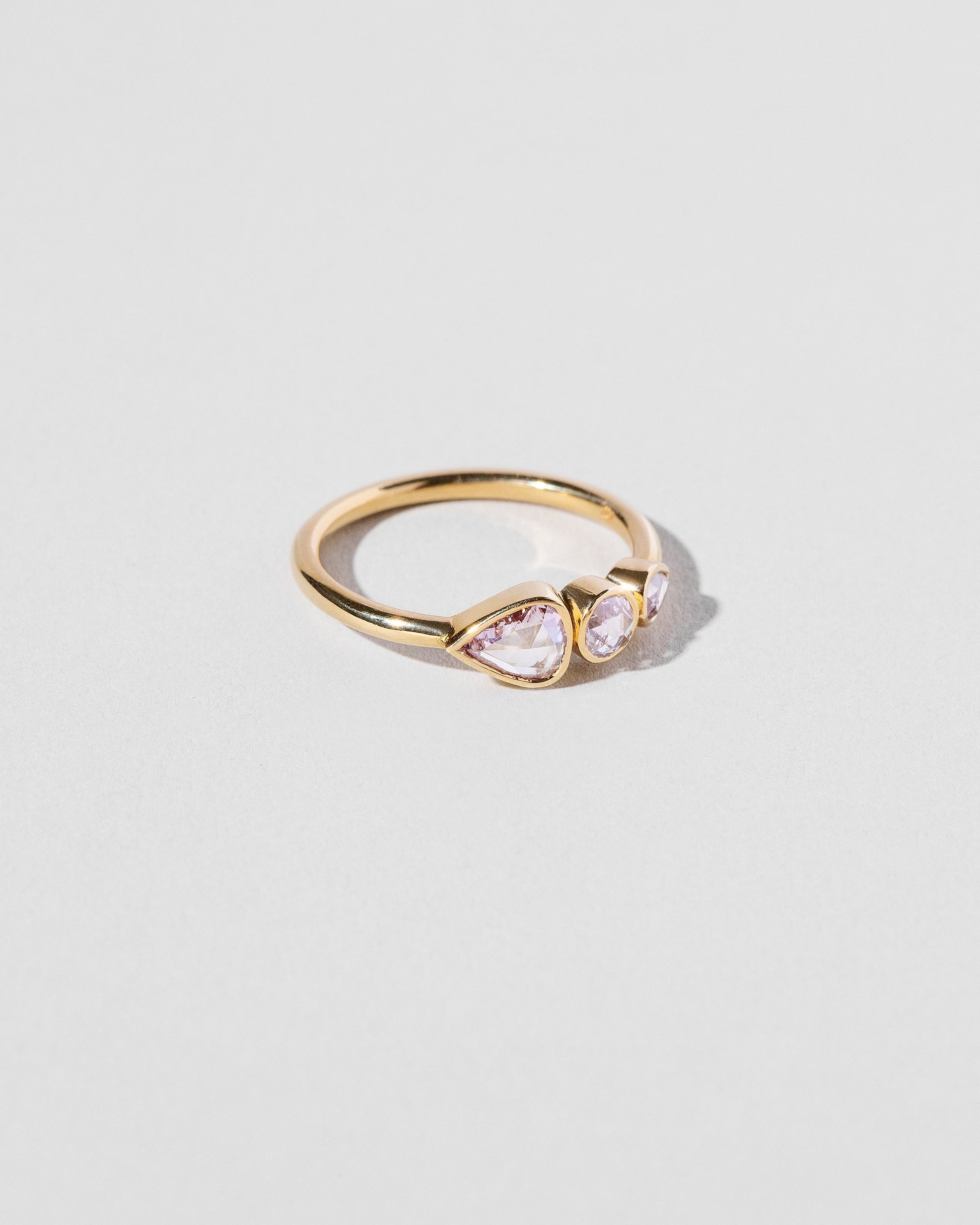  Pothos Ring on light color background.