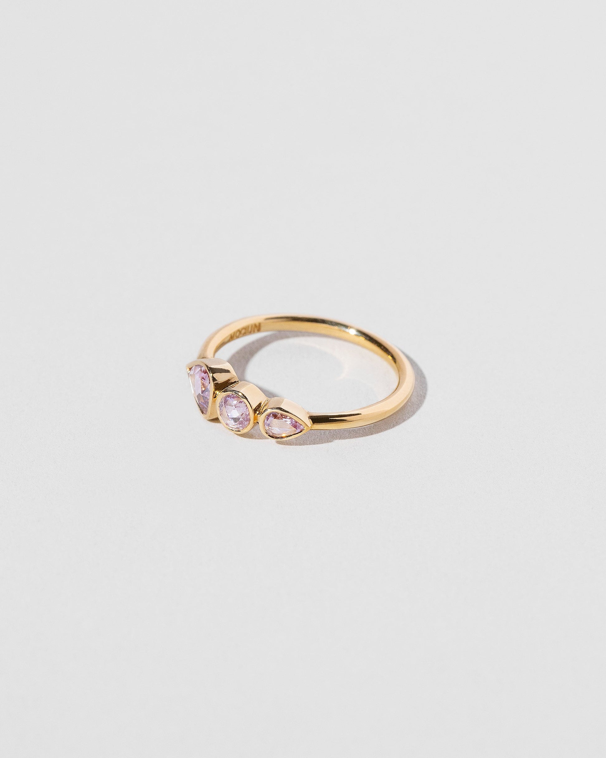  Pothos Ring on light color background.