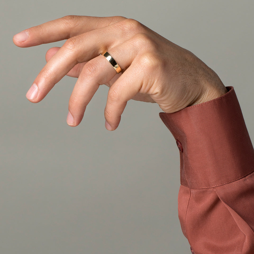 product_details::Gold 4mm Square Wire Band on male model.