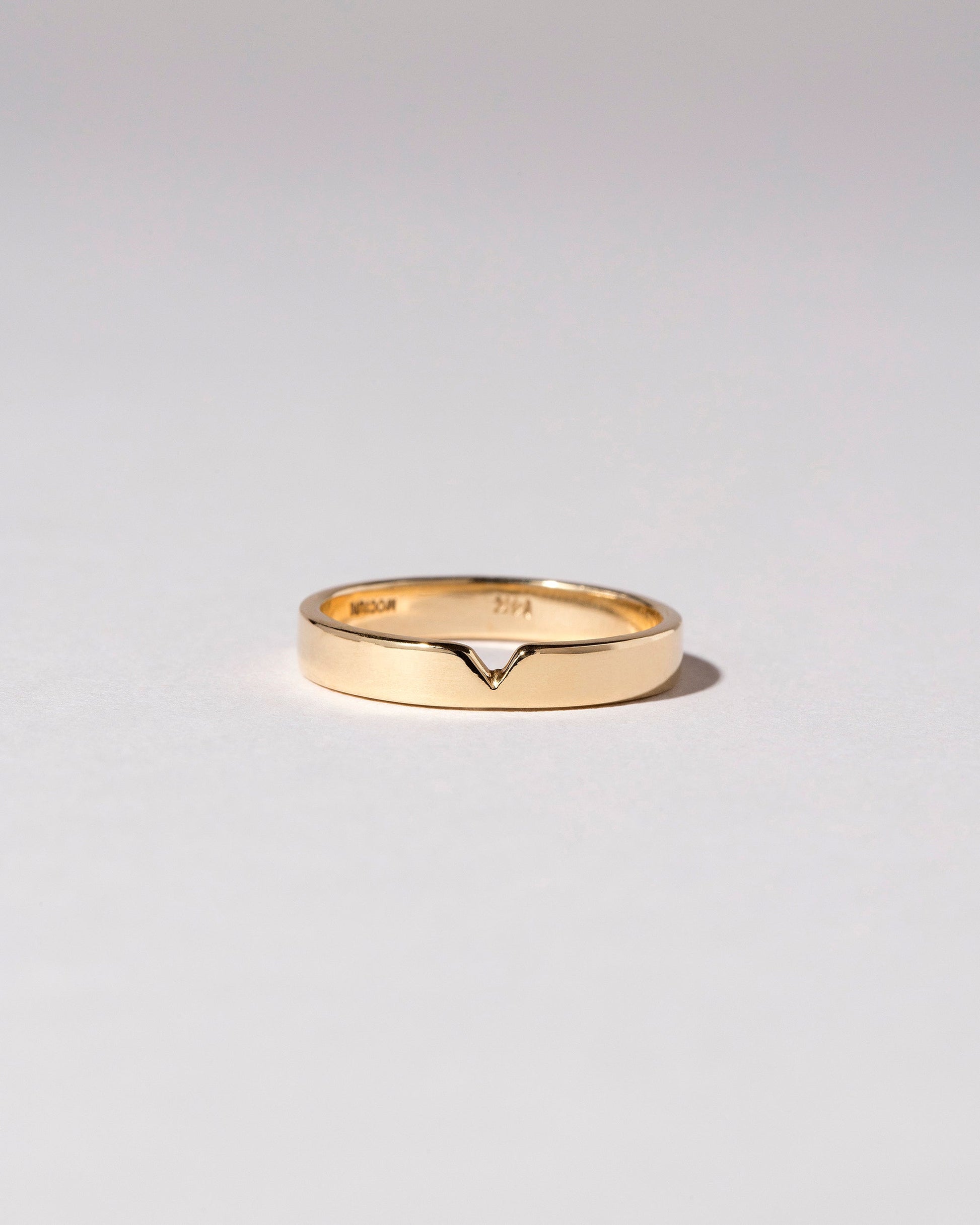  Triangle Notch Band - 3mm on light color background.