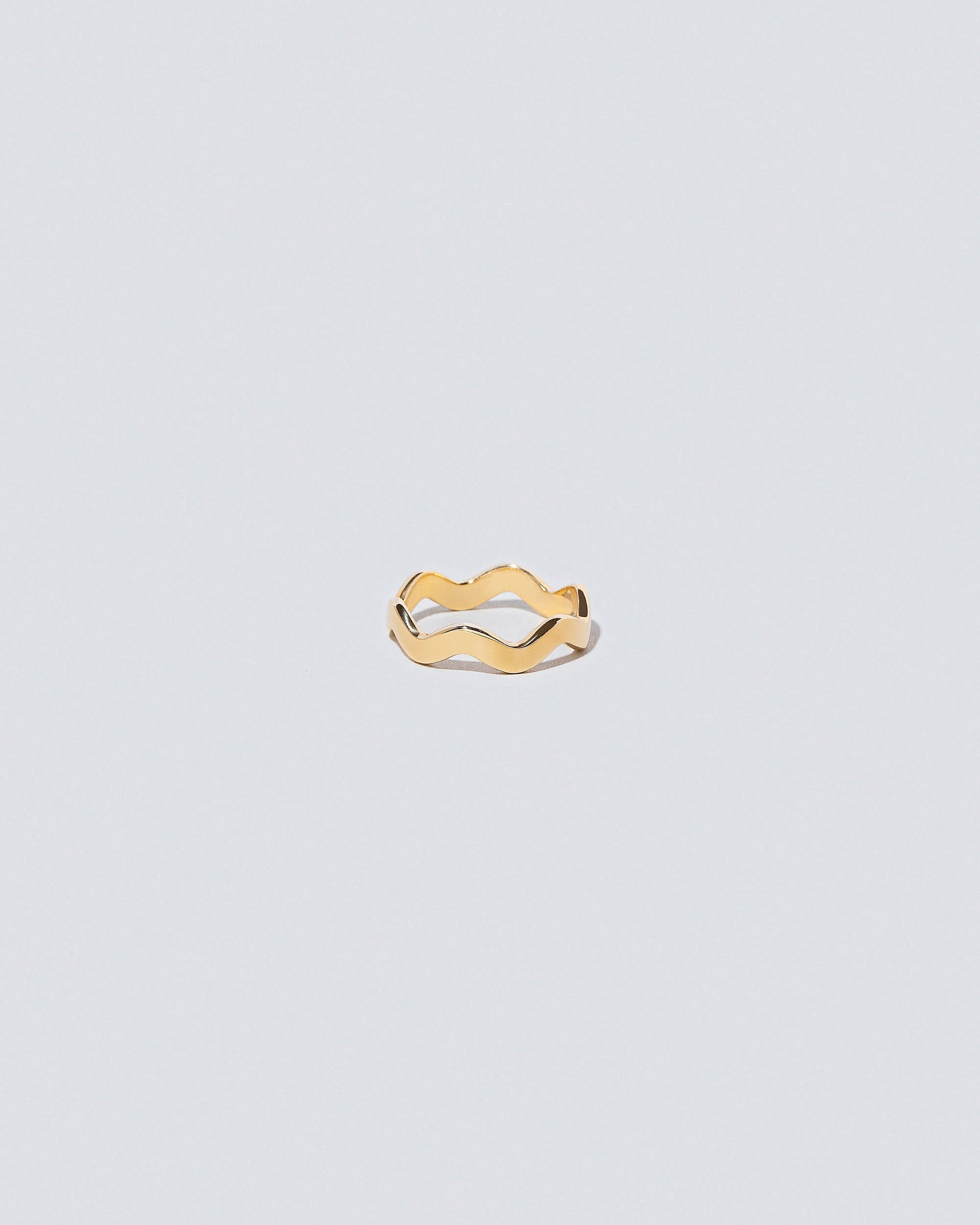 Gold 3mm Ripple Band on light color background.