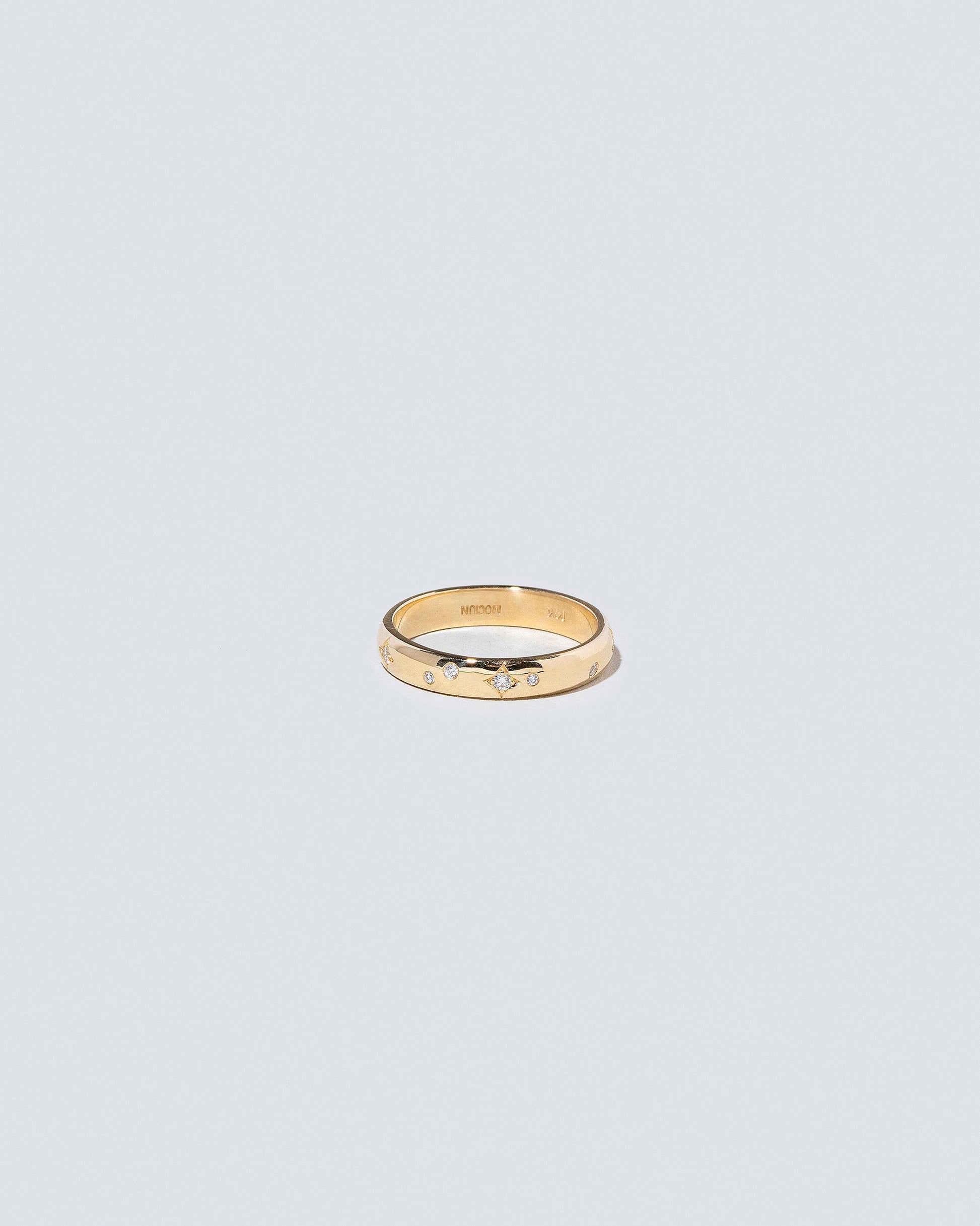  Half Round Band - 3mm in white diamond little array style on light color background.