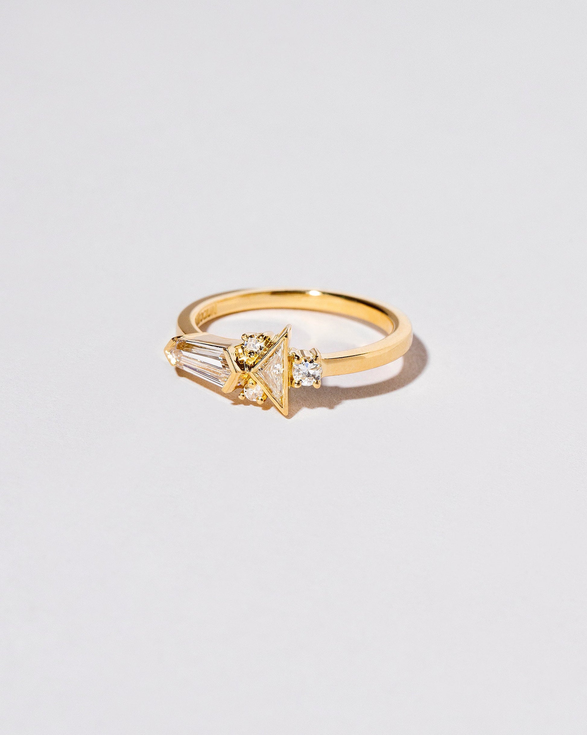  Abell Ring on light color background.