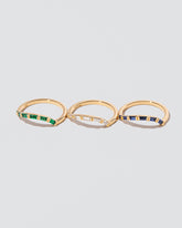  Right Slump Band - Baguette on light color background.