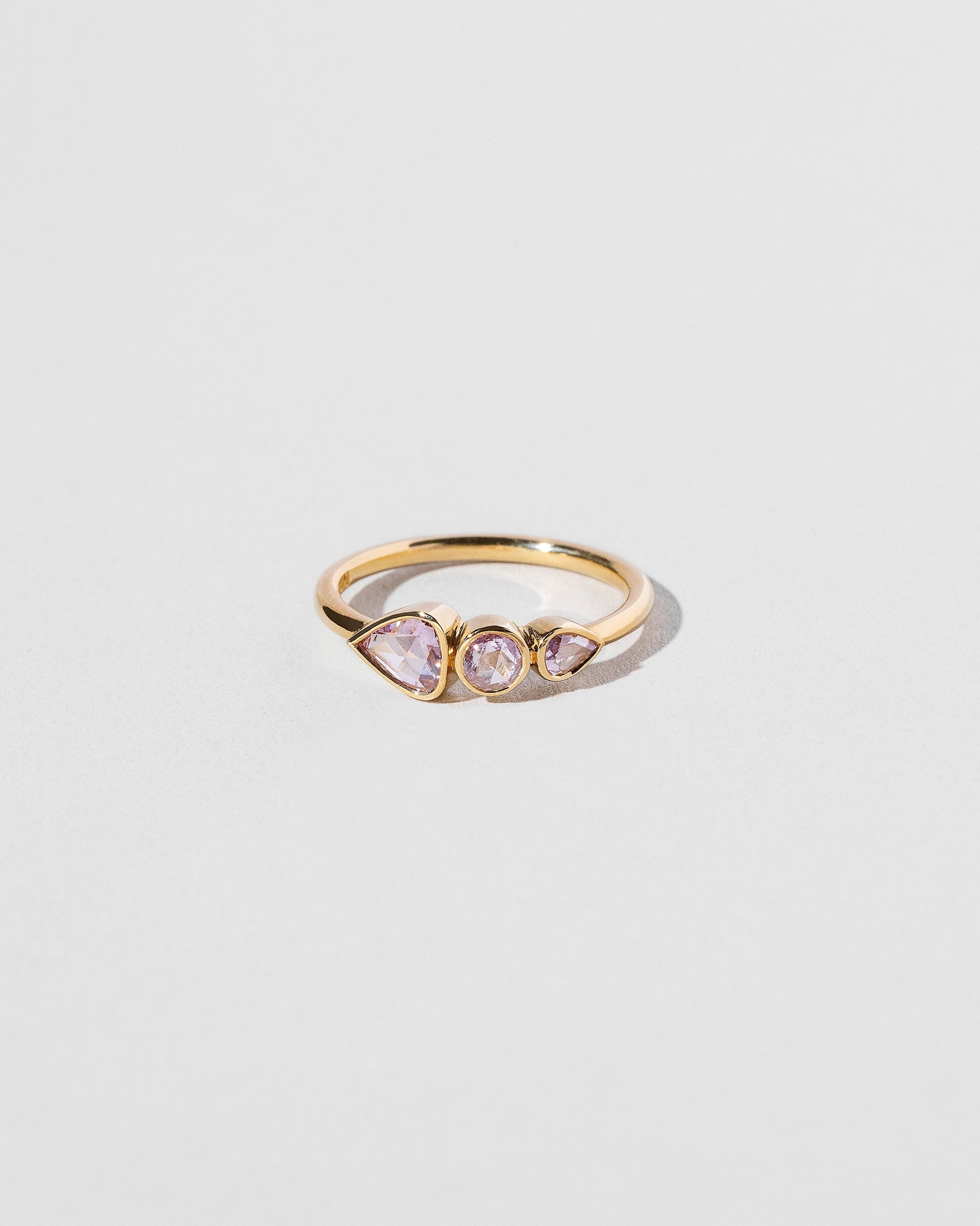  Pothos Ring on light color background.
