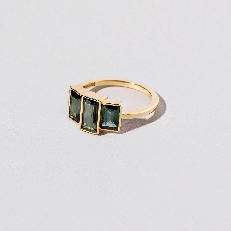 product_details:: Spinther Ring on light color background.